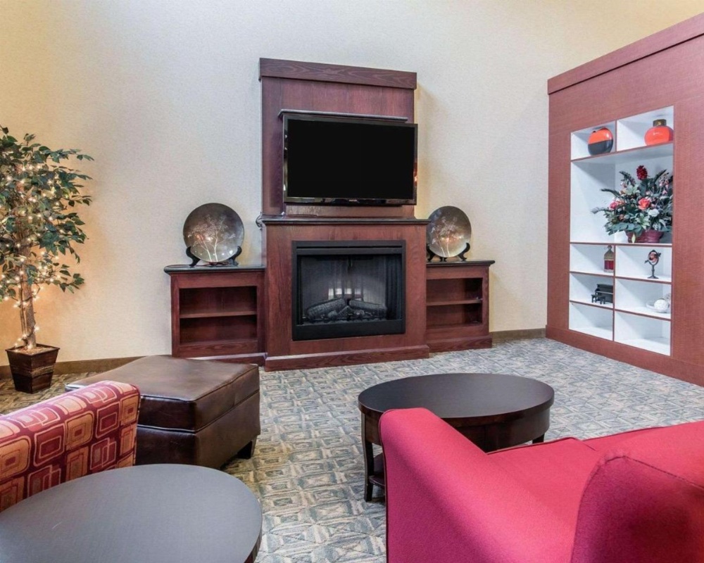 University Inn Vestal Image 14