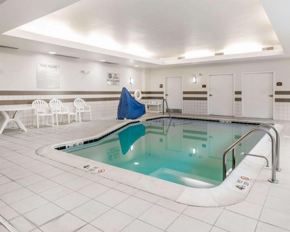 University Inn Vestal Image 19